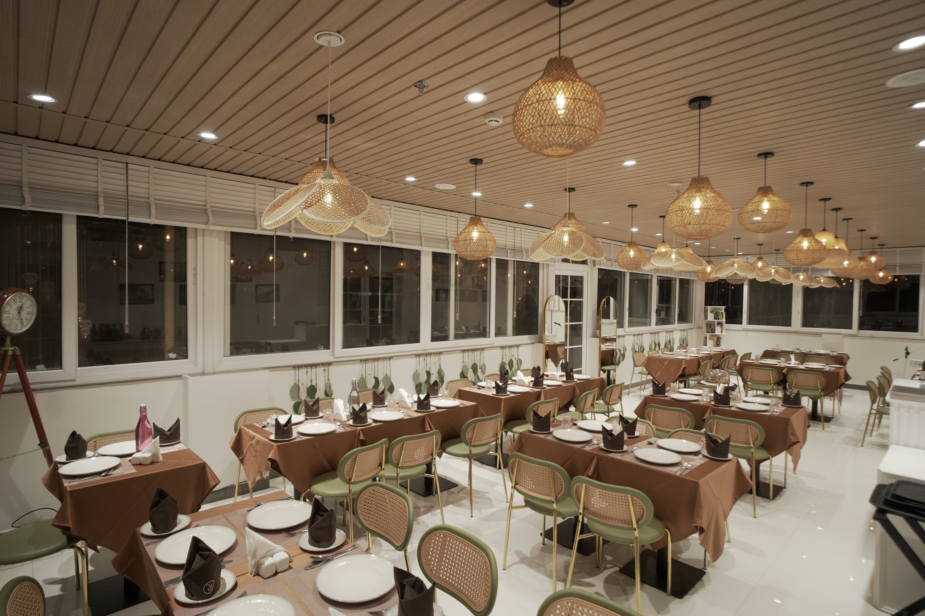 Parijat Fine Dining ambient showcase