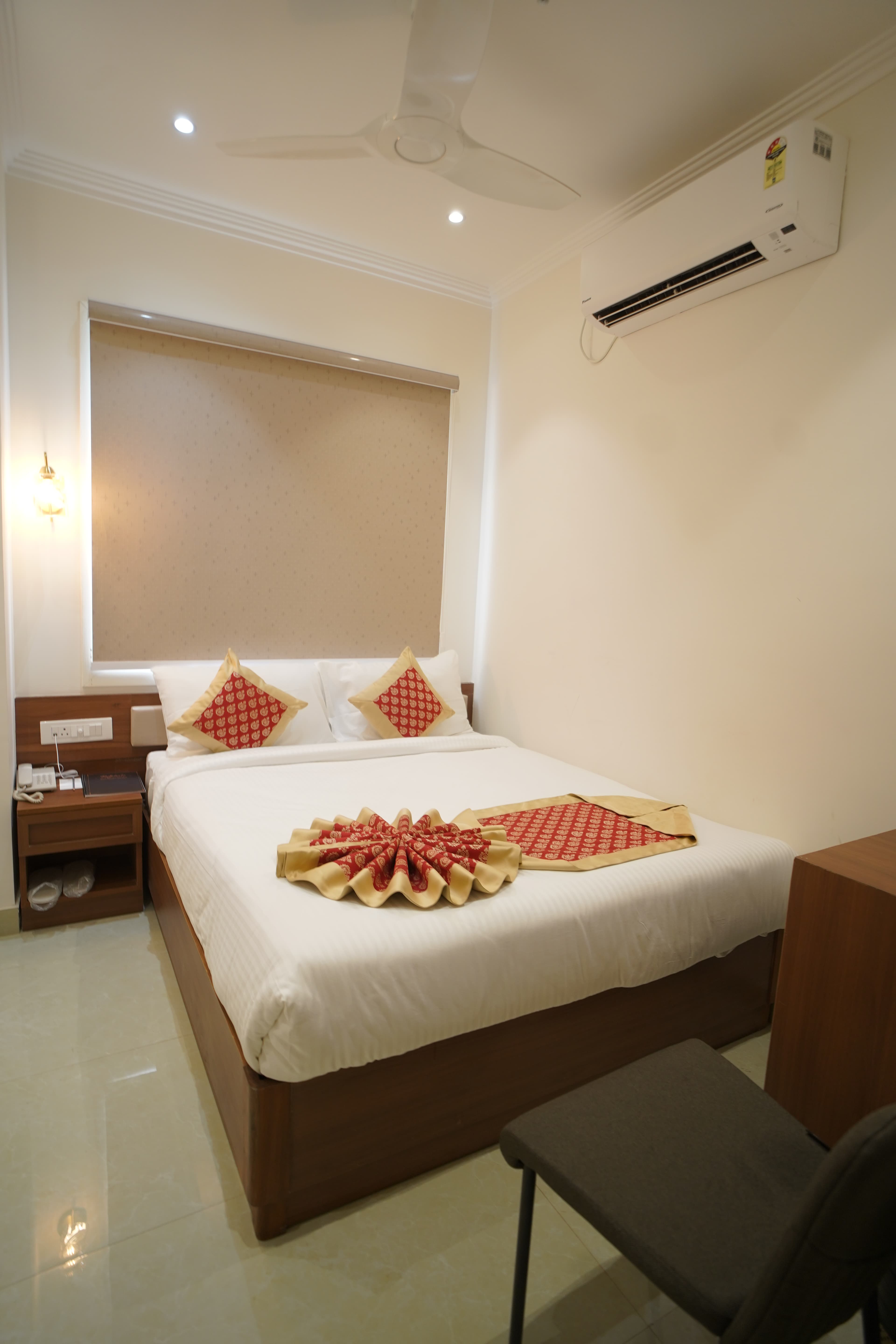 Deluxe Backpackers view 3